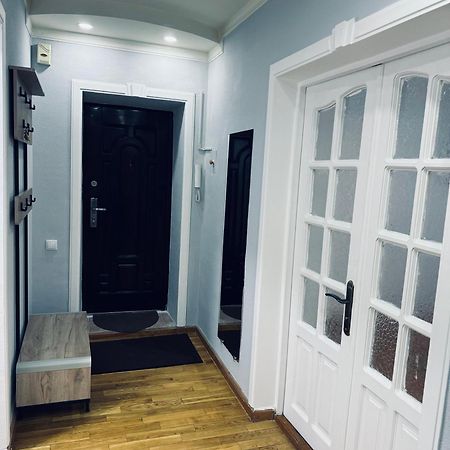 Classic Family Apart In The Center With 4 Rooms 塔什干 外观 照片