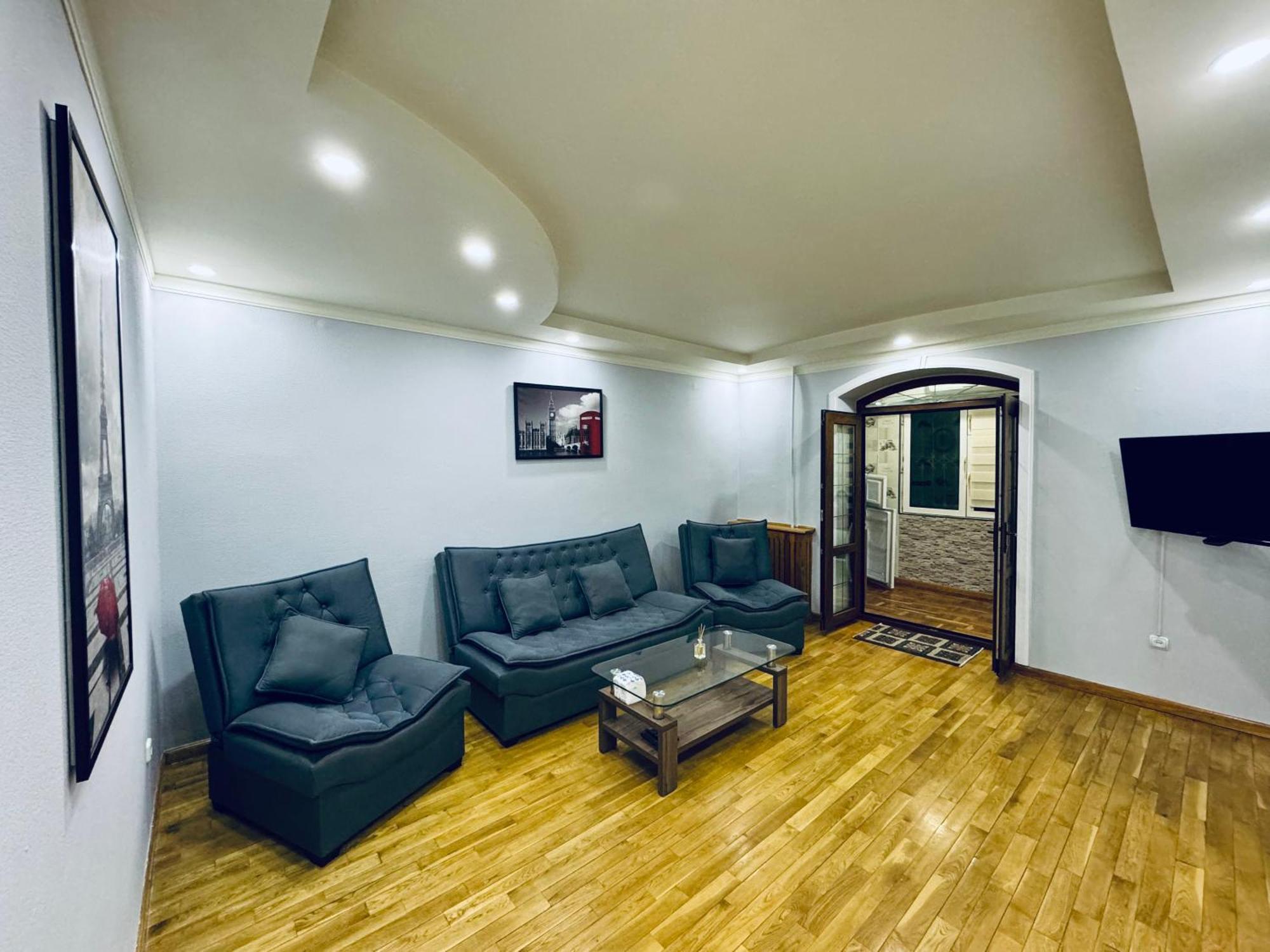 Classic Family Apart In The Center With 4 Rooms 塔什干 外观 照片