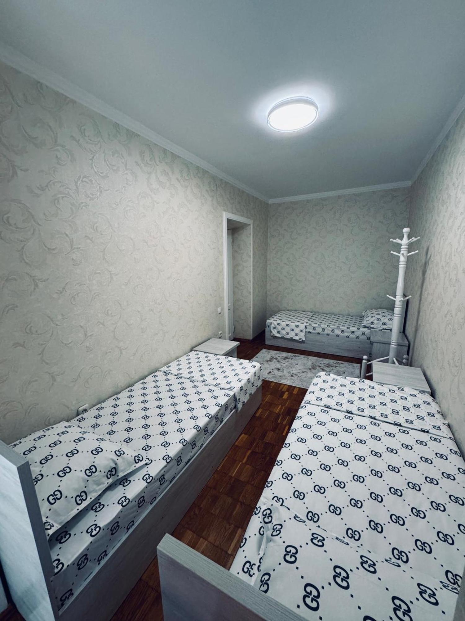 Classic Family Apart In The Center With 4 Rooms 塔什干 外观 照片